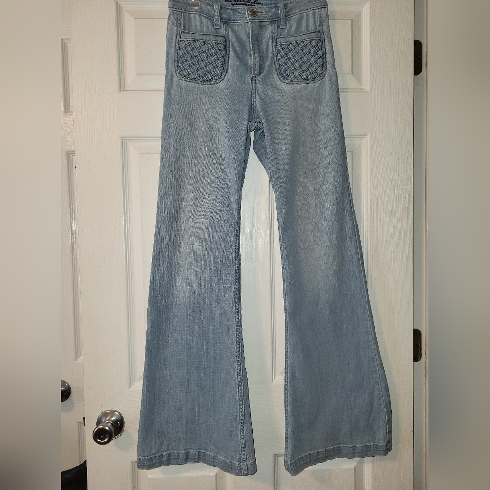 Abercrombie and Fitch High Rise Wide Leg Light Blue Wash Jeans Size US 8 EU 29